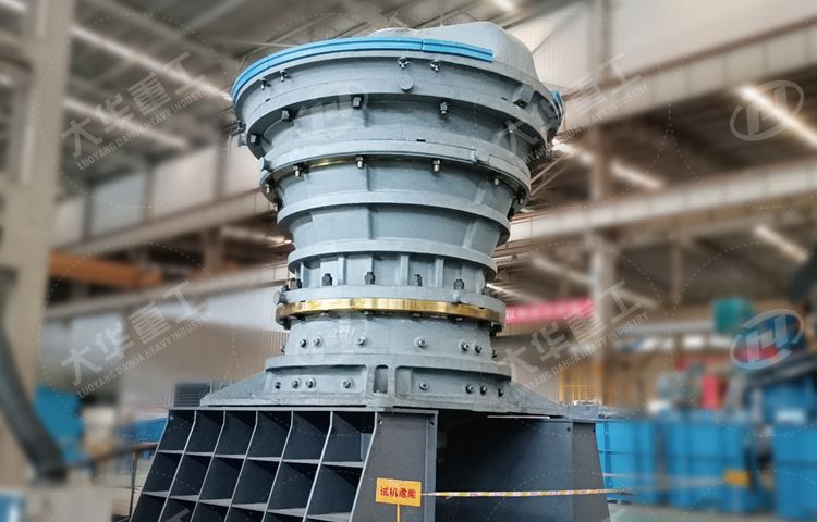 旋回破碎機